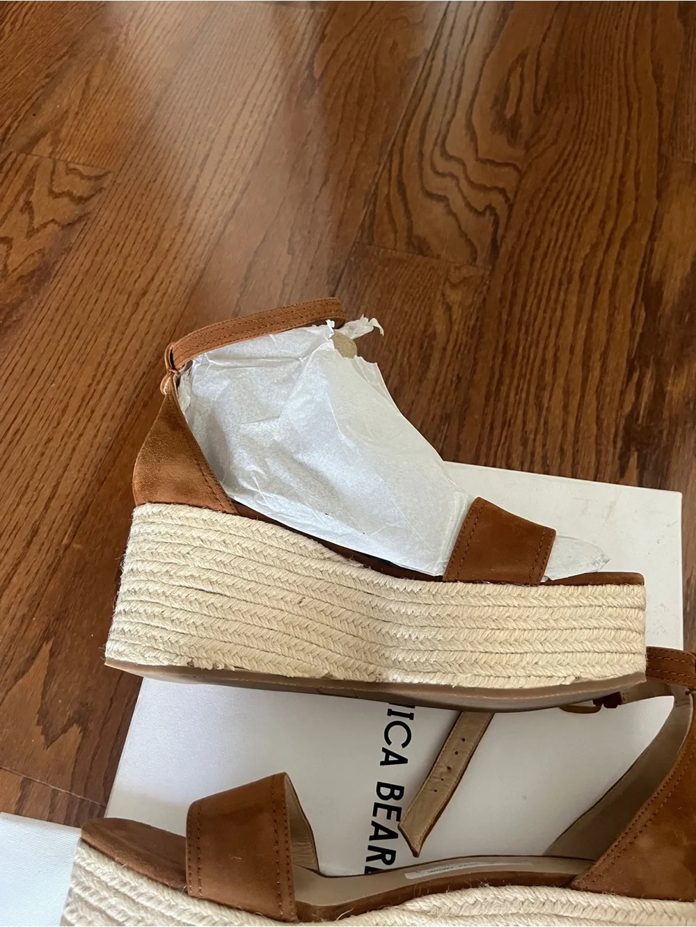 New Veronica Beard Caramel Gianna Sandals   Size 9.5
